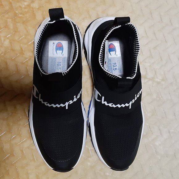 Athletic_Shoes